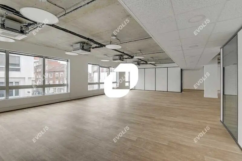 Office in Saint-Ouen-sur-Seine for lease Interior Photo- Image 1 of 15