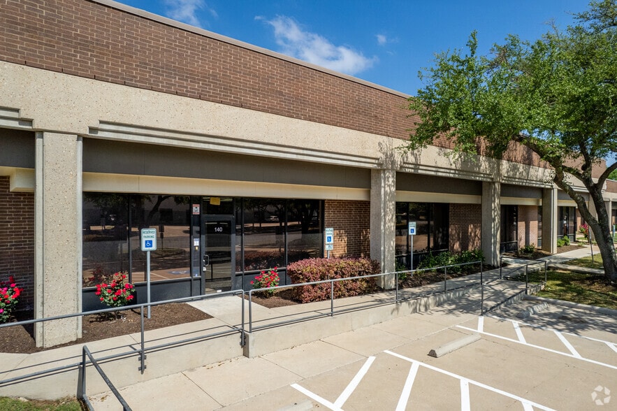 4210 S Industrial Dr, Austin, TX for lease - Building Photo - Image 3 of 4