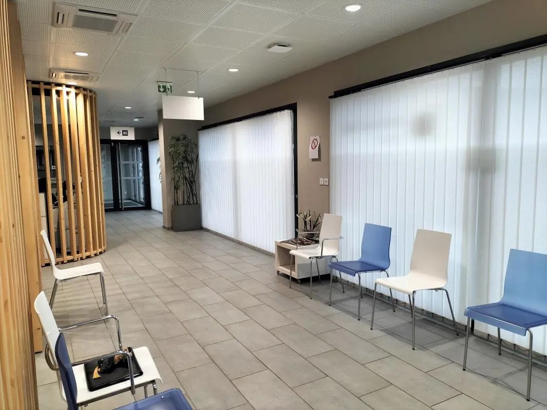 9 Rue Kerkeni, Arbent for lease Lobby- Image 1 of 6