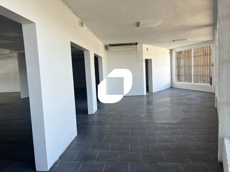 Retail in Jacou for lease - Interior Photo - Image 2 of 7