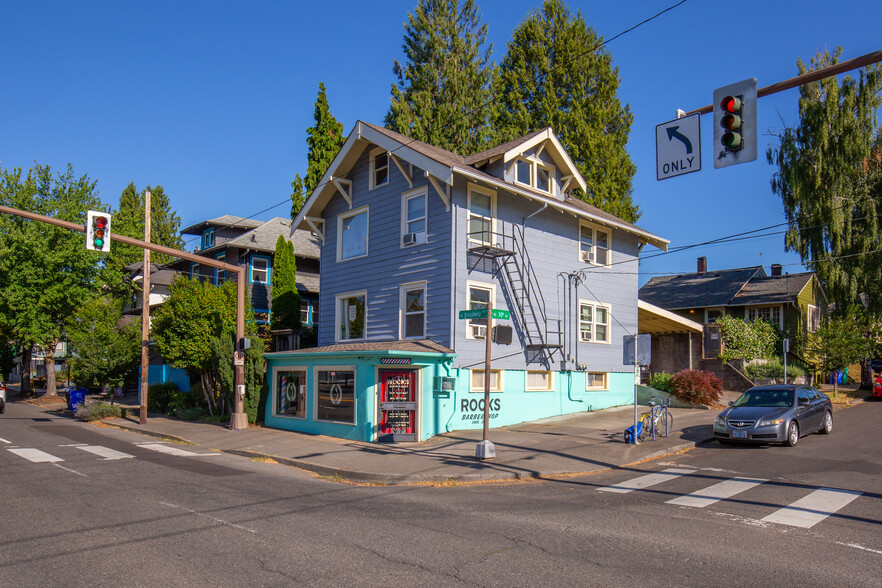 2935 NE Broadway St, Portland, OR for lease - Primary Photo - Image 1 of 12