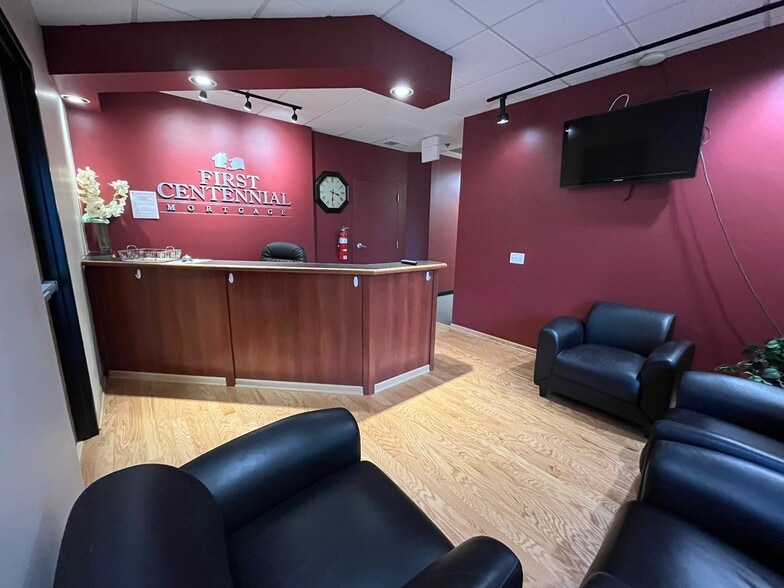 1500 Eisenhower Ln, Lisle, IL for lease - Interior Photo - Image 2 of 14