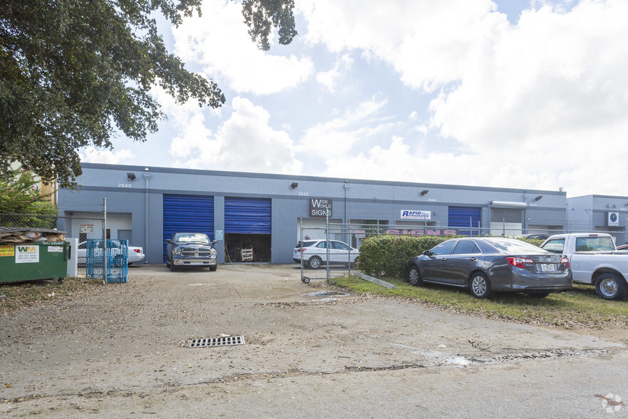 2640-2666 W 79th St, Hialeah, FL for lease - Building Photo - Image 2 of 3