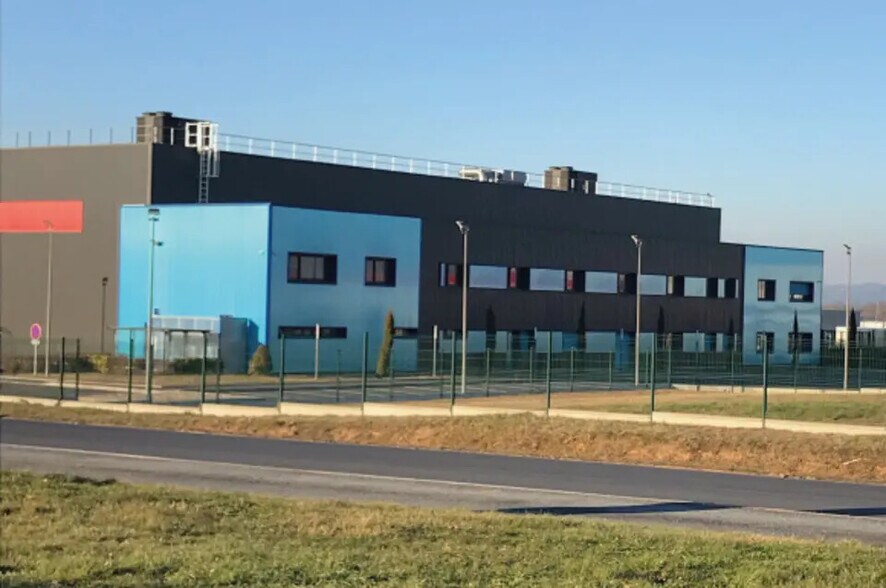 Flex in Brive-la-Gaillarde for lease - Building Photo - Image 2 of 4