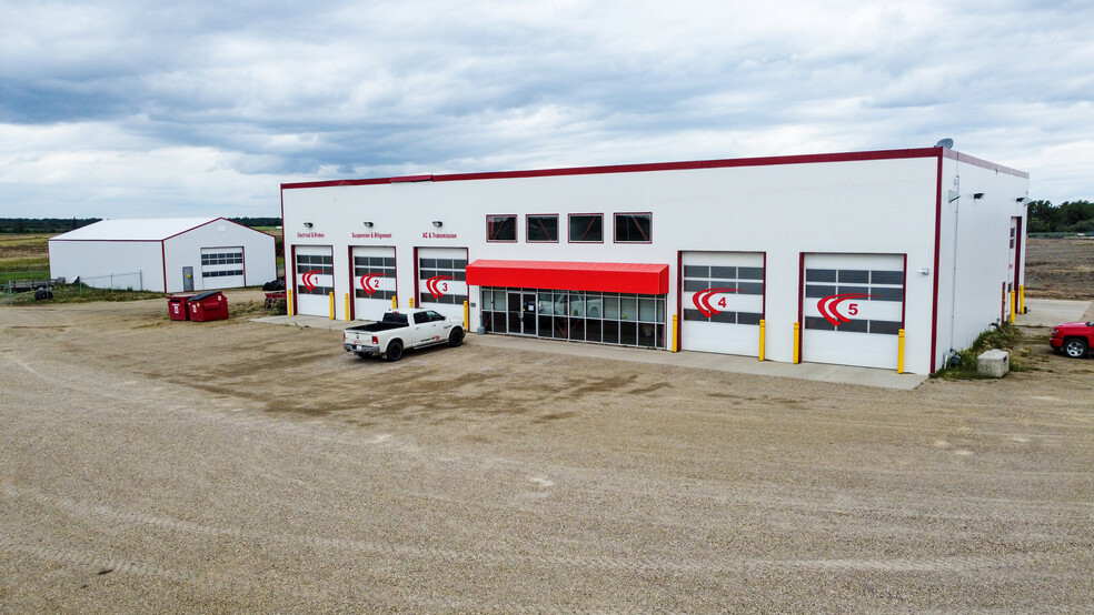 650 Sunrise Rd, Peace River, AB for sale - Building Photo - Image 1 of 35