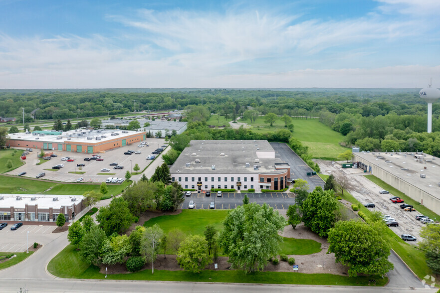 22102 N Pepper Rd, Lake Barrington, IL for lease - Aerial - Image 2 of 14