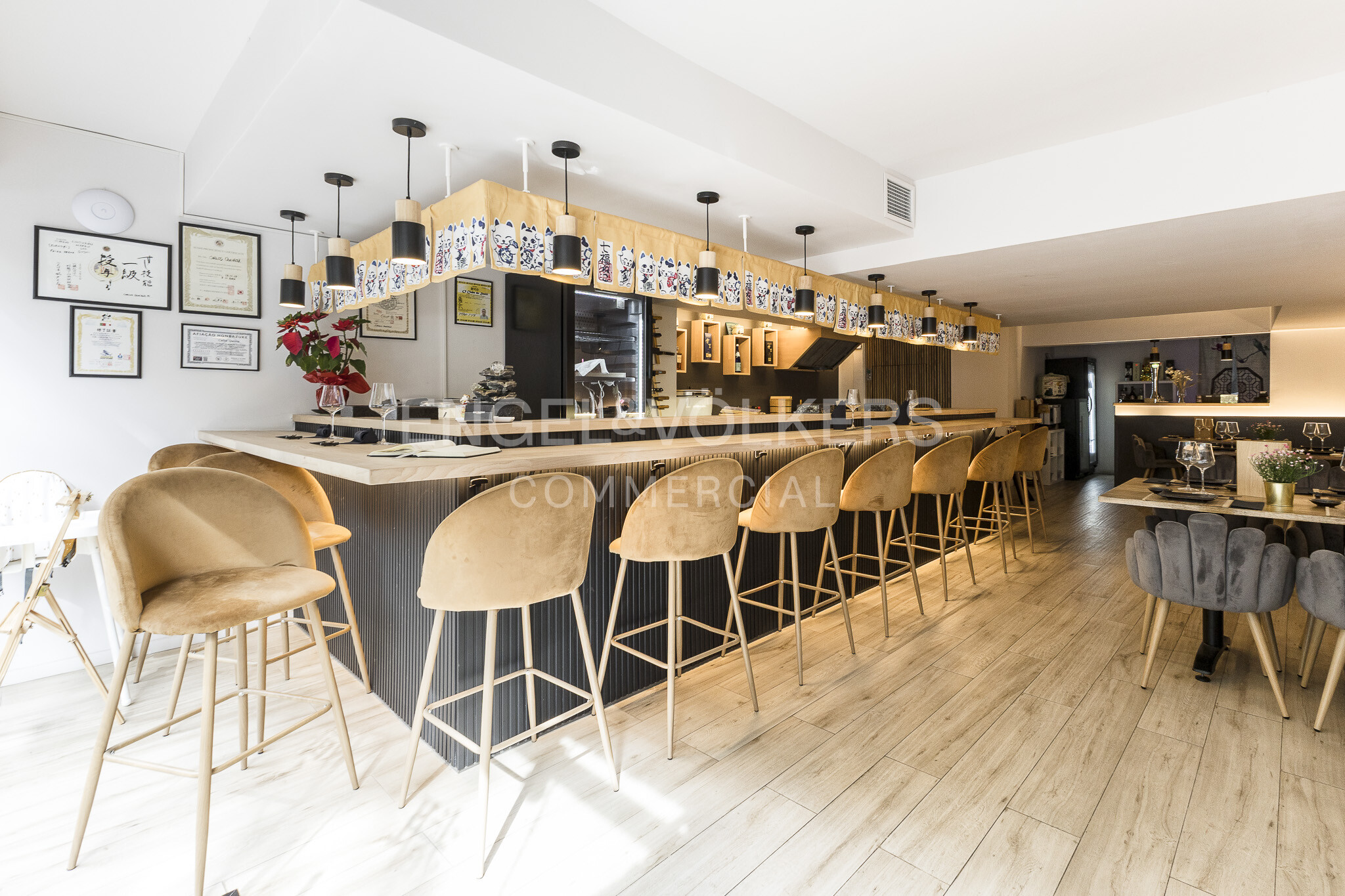 Retail in Barcelona, Barcelona for lease Interior Photo- Image 1 of 17