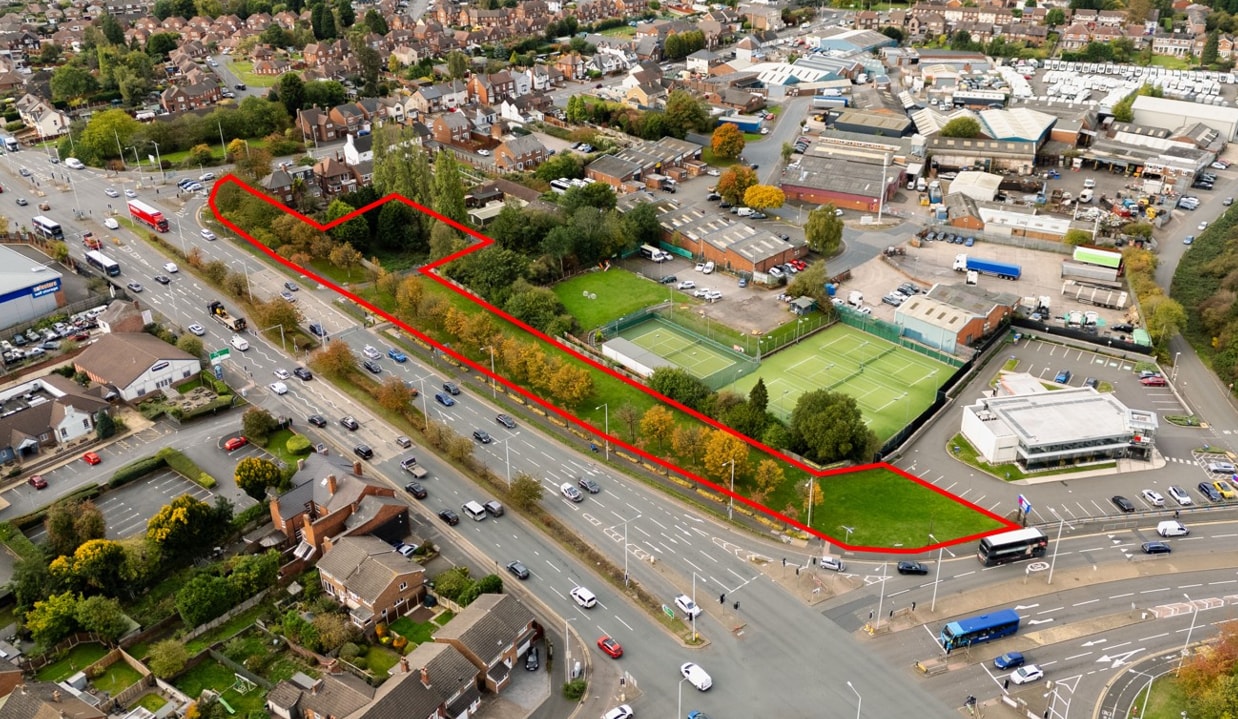 Merry Hl, Brierley Hill for sale Primary Photo- Image 1 of 5