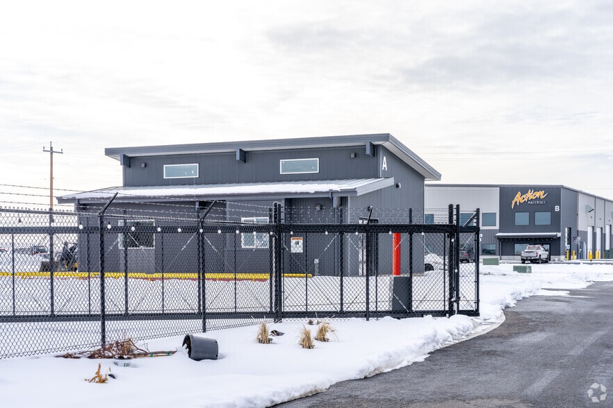 8579 Westbow Blvd, Spokane, WA for lease - Building Photo - Image 2 of 6