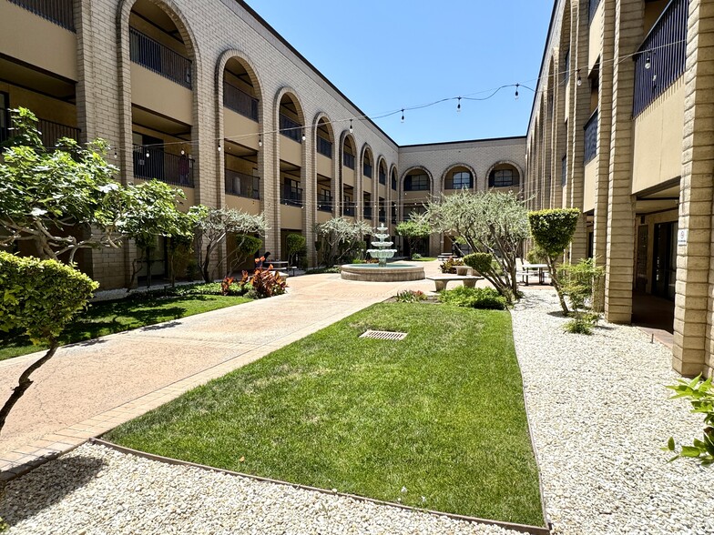 1900 Mariposa Mall, Fresno, CA for lease - Building Photo - Image 2 of 11