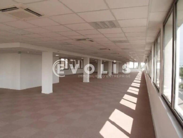 13-15 Rue Du Pont Des Halles, Rungis for lease - Building Photo - Image 3 of 4