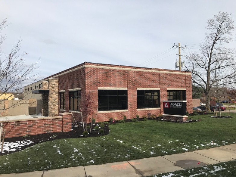 42900 W Ten Mile Rd, Novi, MI for sale - Building Photo - Image 1 of 1