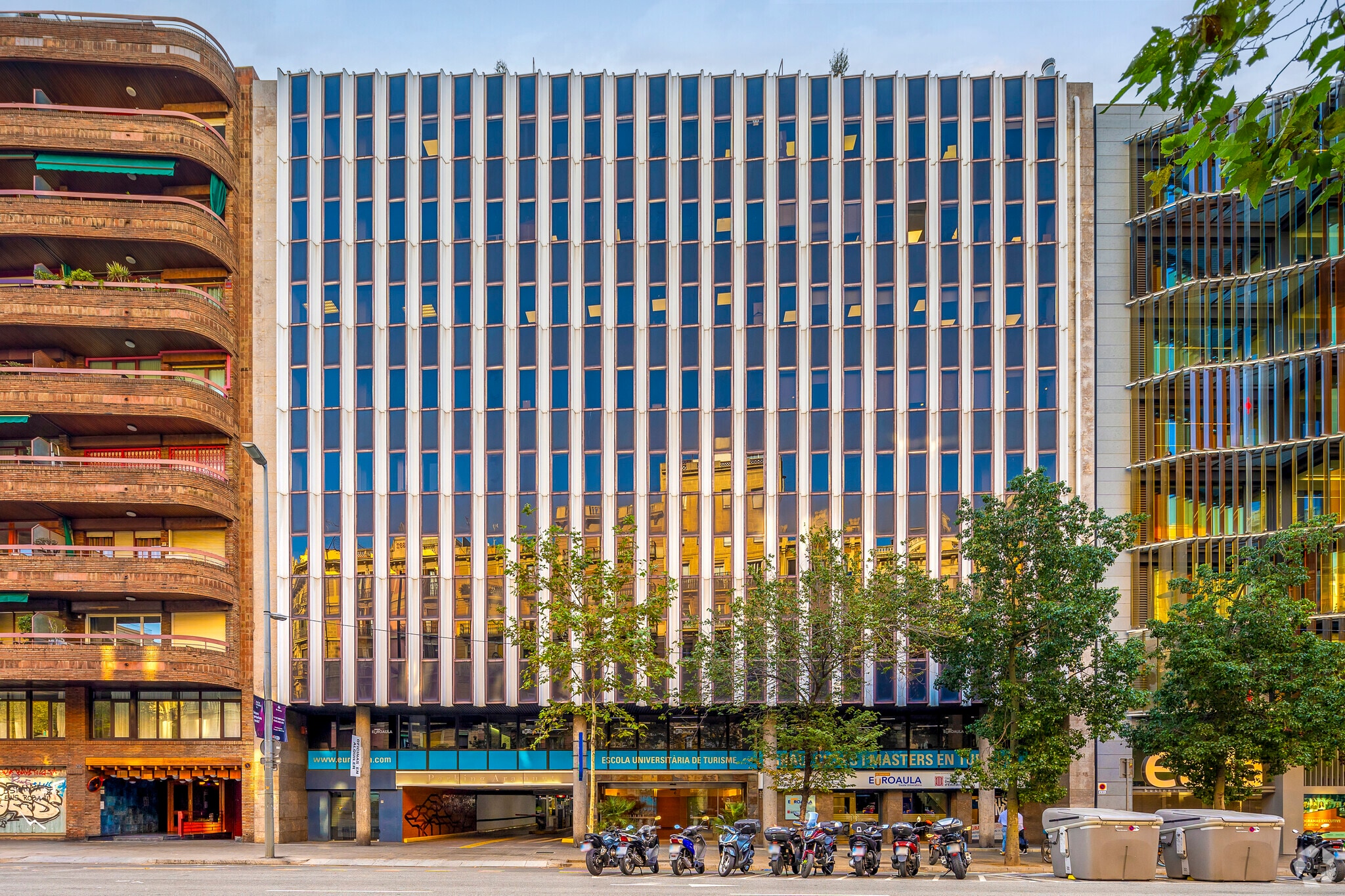 Carrer d'Aragó, 208, Barcelona, Barcelona for lease Primary Photo- Image 1 of 3