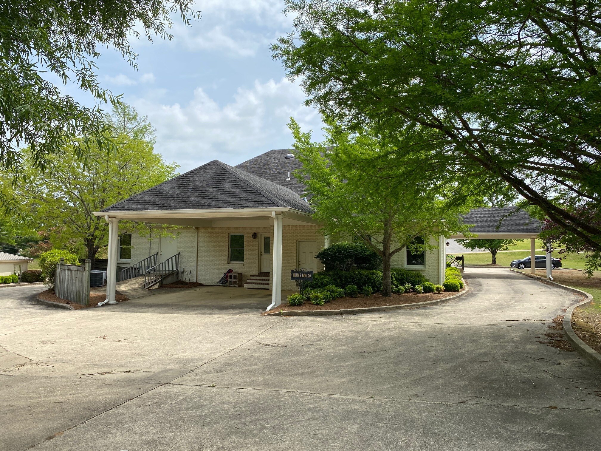 2890 S Lamar Blvd, Oxford, MS 38655 Office/Medical for Lease