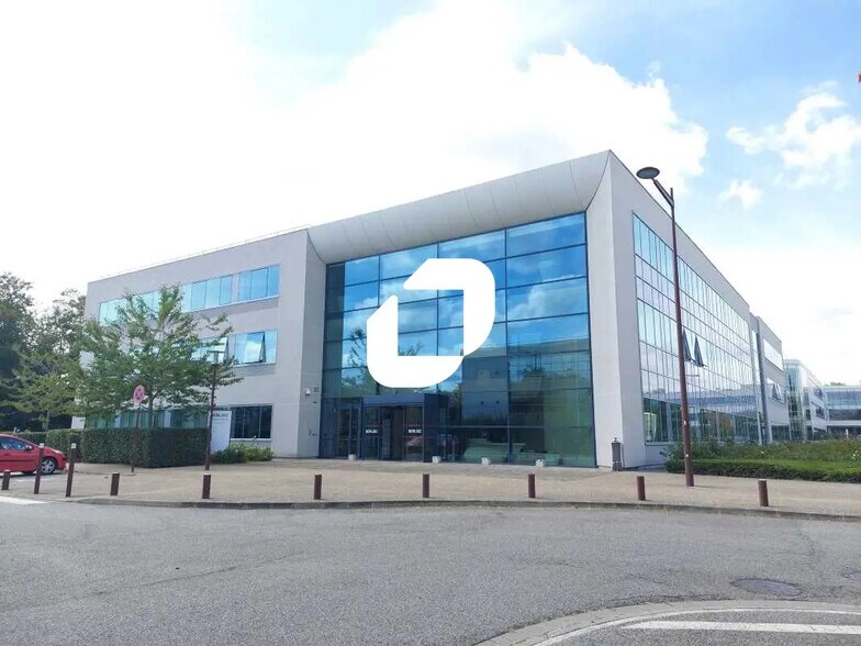 2-4 Rue De La Redoute, Guyancourt for lease - Building Photo - Image 1 of 15