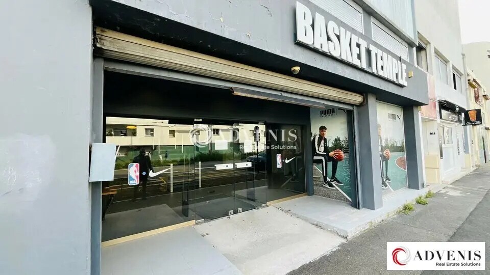 Retail in Bordeaux for lease - Building Photo - Image 2 of 12