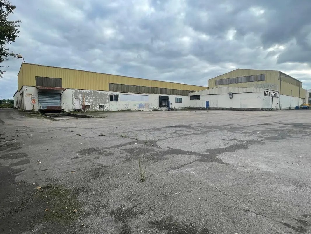 Industrial in LE VAL D'HAZEY for lease Building Photo- Image 1 of 8