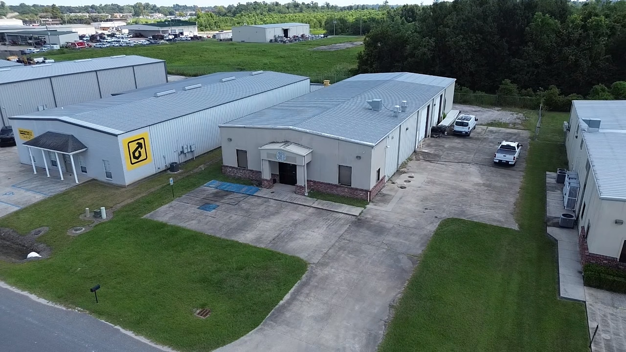 3102 S Ruby Ave, Gonzales, LA for lease Building Photo- Image 1 of 8