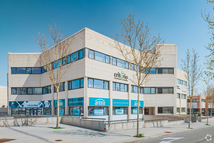 Office in Las Rozas de Madrid, MAD for sale - Primary Photo - Image 1 of 3