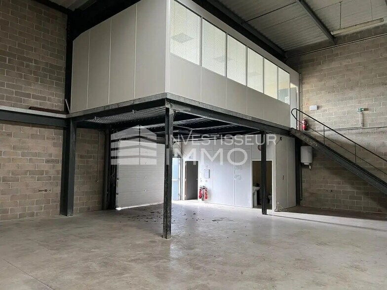 Flex in Meaux for sale - Building Photo - Image 3 of 5