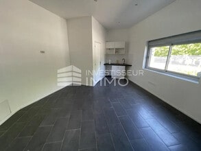 Office in Samoreau for lease Building Photo- Image 1 of 3