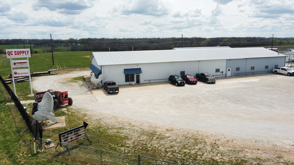 10019 Farm Road 2160, Cassville, MO for sale - Primary Photo - Image 1 of 21