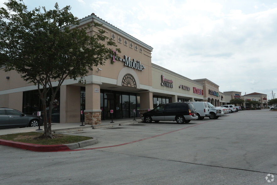5819 Gulf Fwy, Houston, TX for lease - Building Photo - Image 3 of 8
