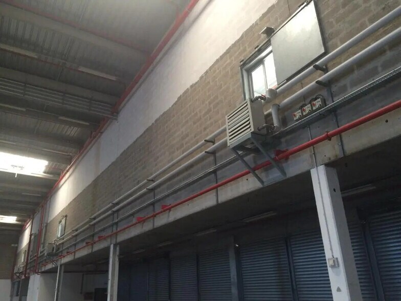 Industrial in Herblay-sur-Seine for lease - Interior Photo - Image 3 of 8