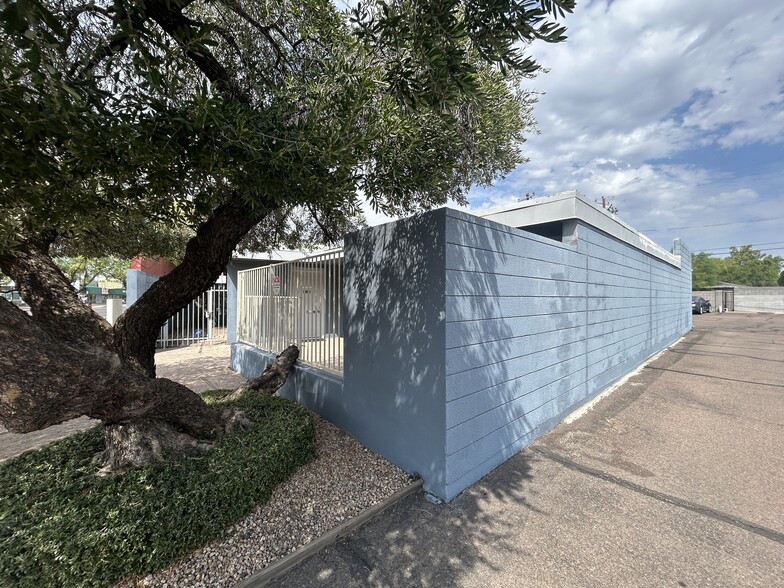 506 E Camelback Rd, Phoenix, AZ for sale - Building Photo - Image 3 of 17