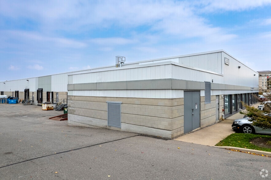240 Viceroy Rd, Vaughan, ON for sale - Primary Photo - Image 1 of 1