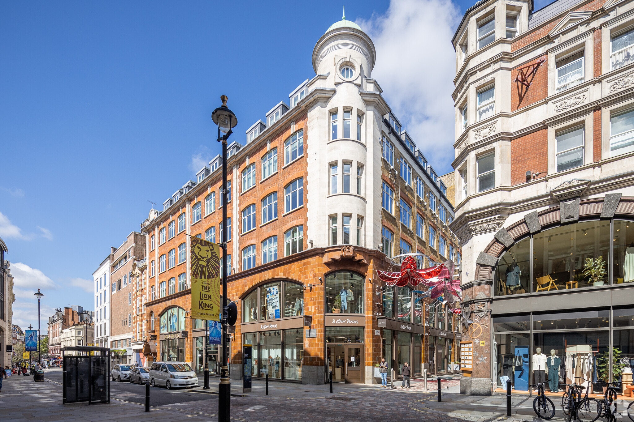 138-142 Long Acre, London for sale Primary Photo- Image 1 of 1