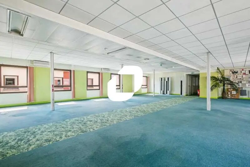 Office in Montmorency for lease - Building Photo - Image 2 of 12