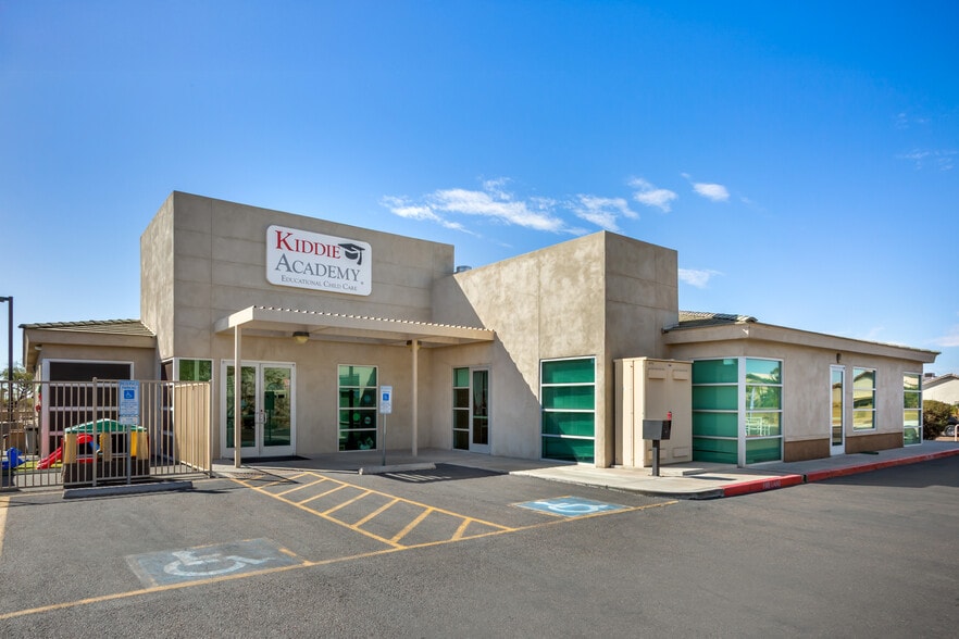 4250 W Pinnacle Peak Rd, Glendale, AZ for sale - Primary Photo - Image 1 of 12