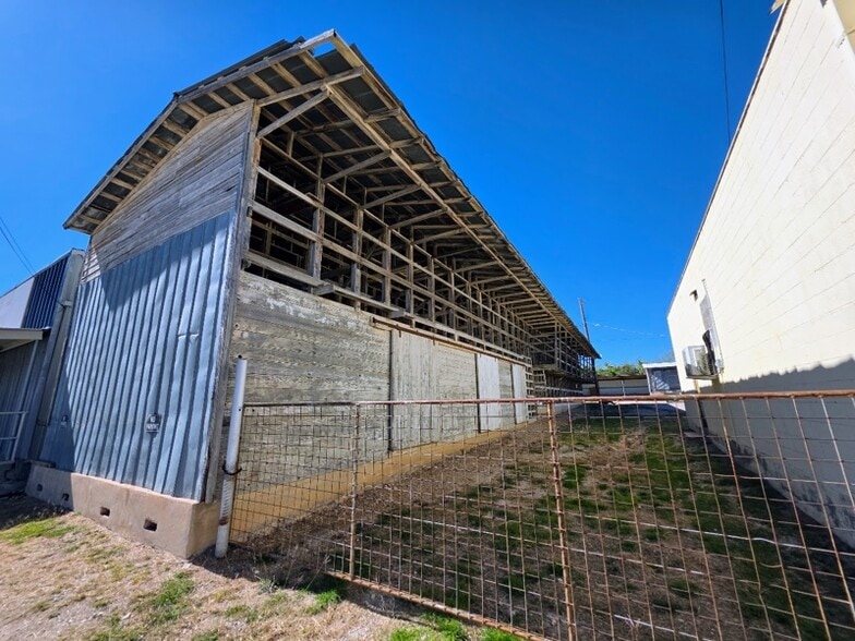 116 Broadway St, Mertzon, TX for sale - Building Photo - Image 3 of 13