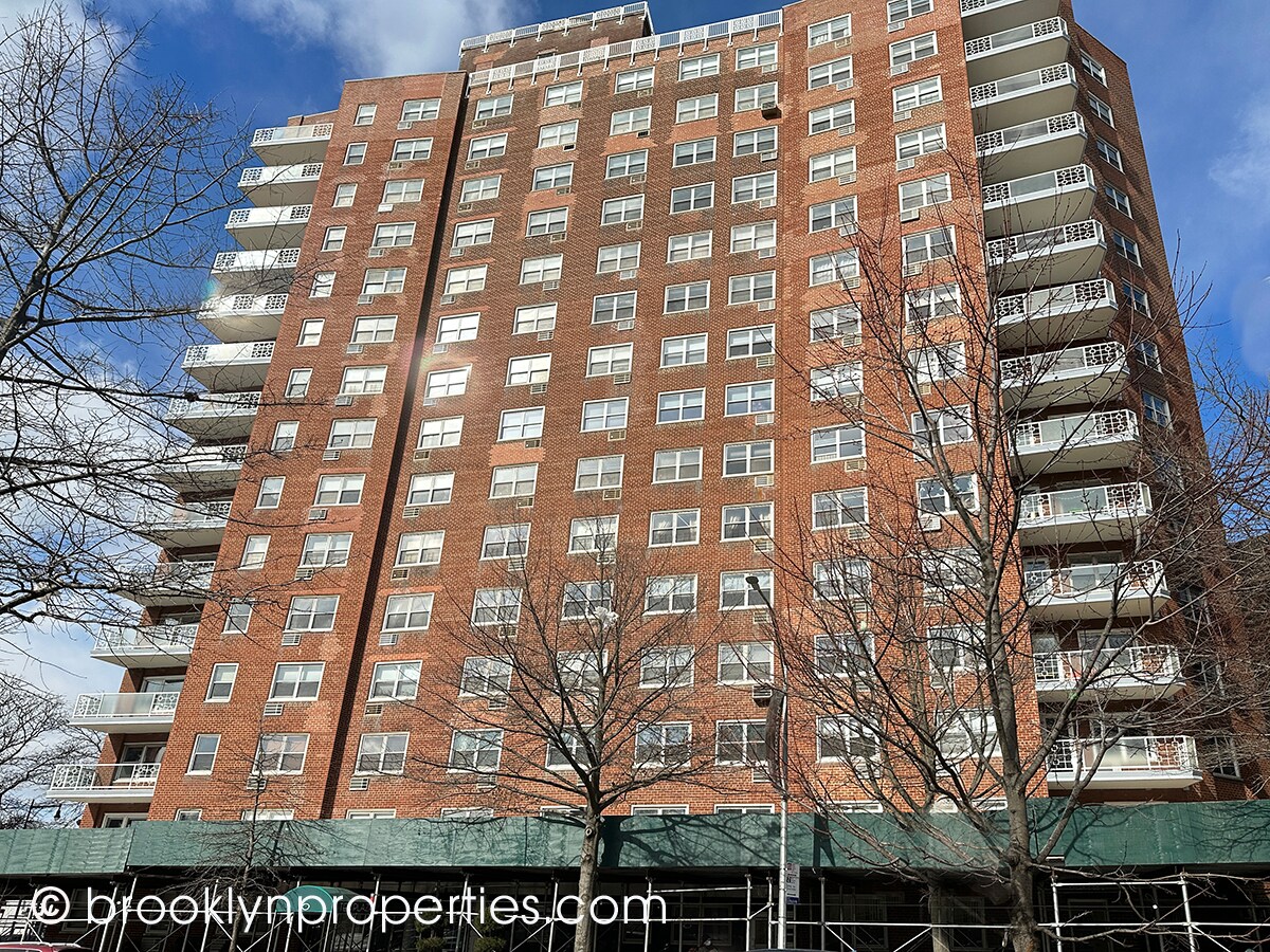 10 Plaza St E, Brooklyn, NY for sale Building Photo- Image 1 of 1
