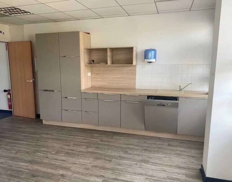 Office in Écully for lease - Interior Photo - Image 3 of 14