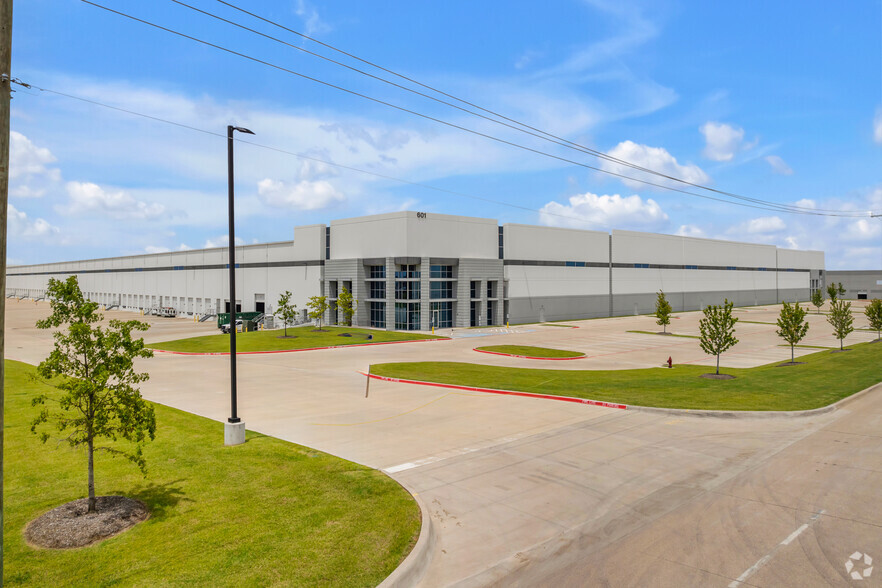 601 Distribution Dr, Wilmer, TX for lease - Building Photo - Image 1 of 22