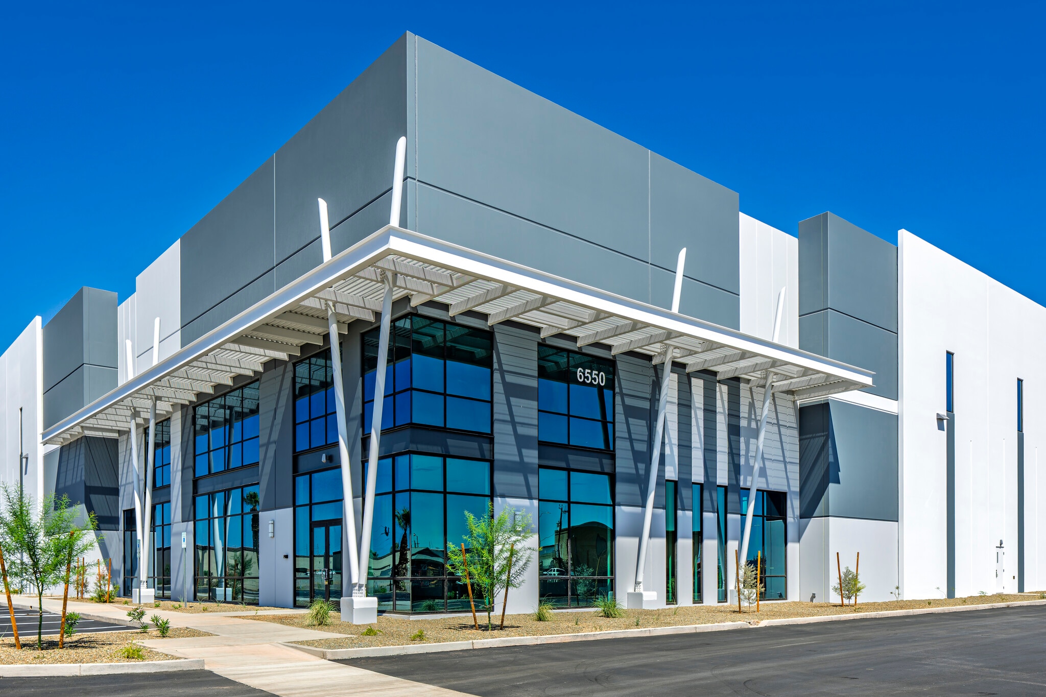 6550 W Orangewood Ave, Glendale, AZ for lease Building Photo- Image 1 of 19