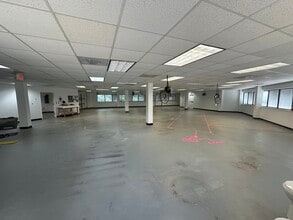 45064 Underwood Ln, Dulles, VA for lease Interior Photo- Image 1 of 3