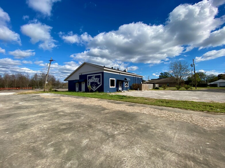 2401 Port Neches Ave, Port Neches, TX for sale - Building Photo - Image 2 of 35