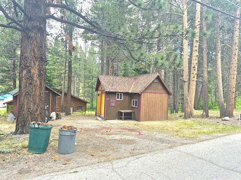 799 Minaret Rd, June Lake, CA for sale - Building Photo - Image 1 of 4