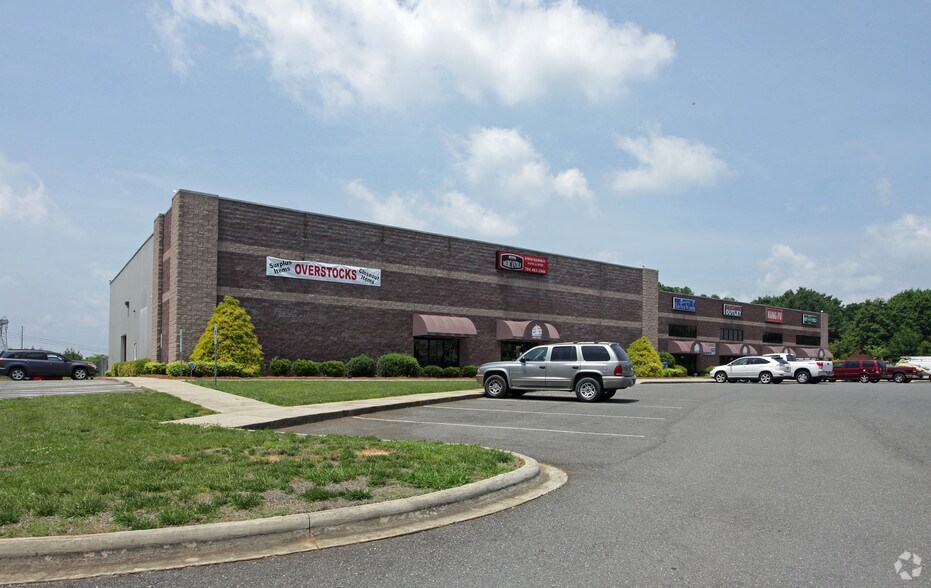 2477-2495 N Nc-16 Hwy, Denver, NC for lease - Building Photo - Image 2 of 4