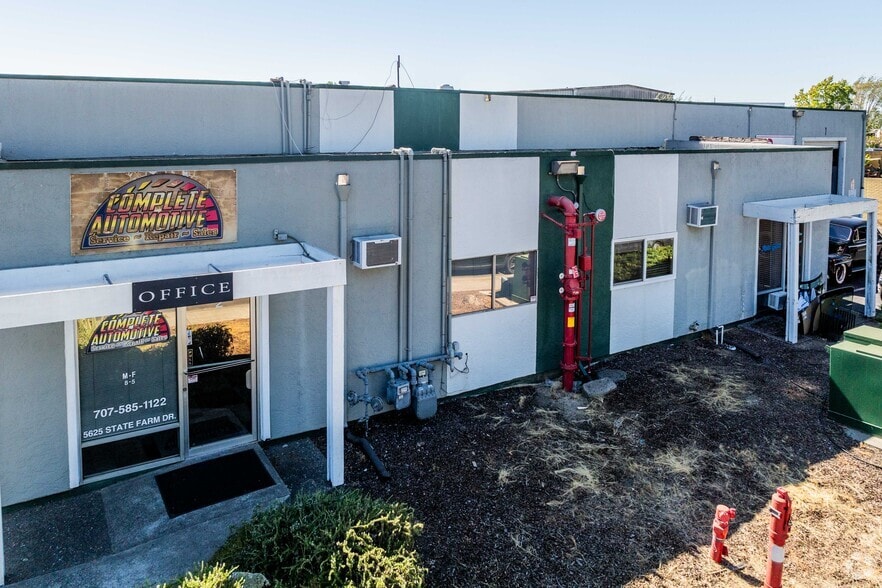 5625 State Farm Dr, Rohnert Park, CA for lease - Building Photo - Image 3 of 3