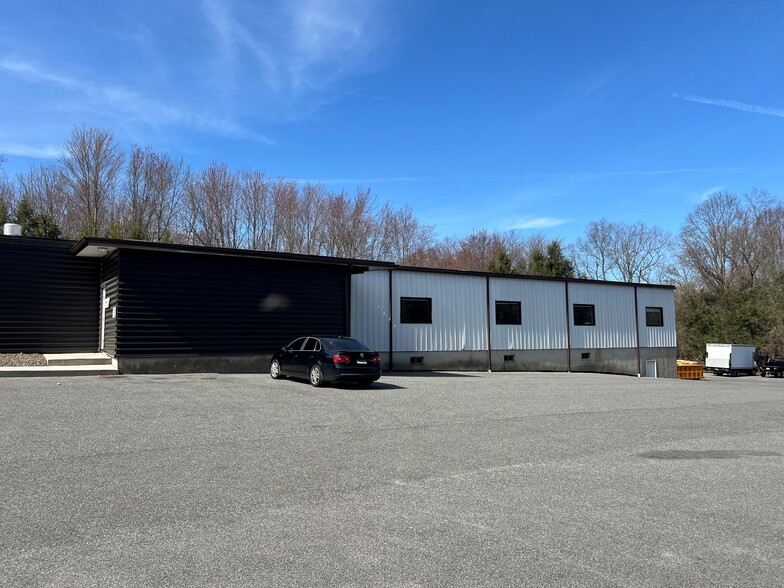 238 Reservoir Rd, Southbury, CT for lease - Building Photo - Image 2 of 11