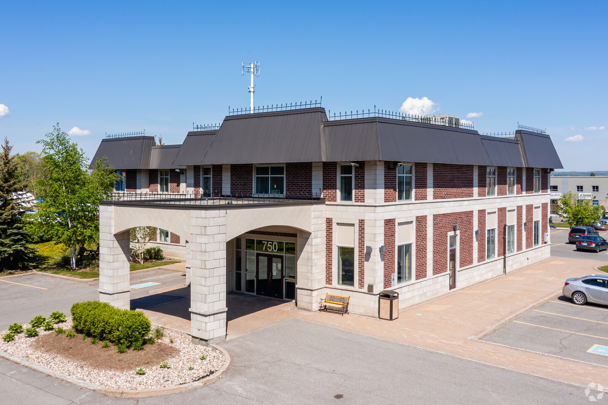 750 Taylor Creek Dr, Ottawa, ON for sale Primary Photo- Image 1 of 1