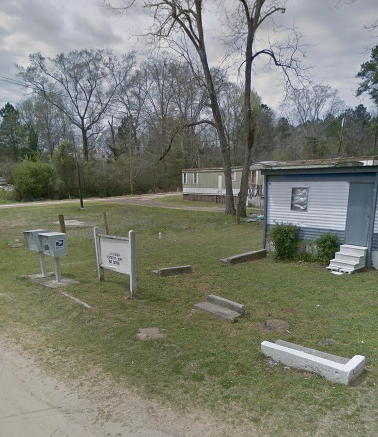 207 Magnolia St, Newton, MS 39345 36 SPACE MOBILE HOME PARK COMMUNITY