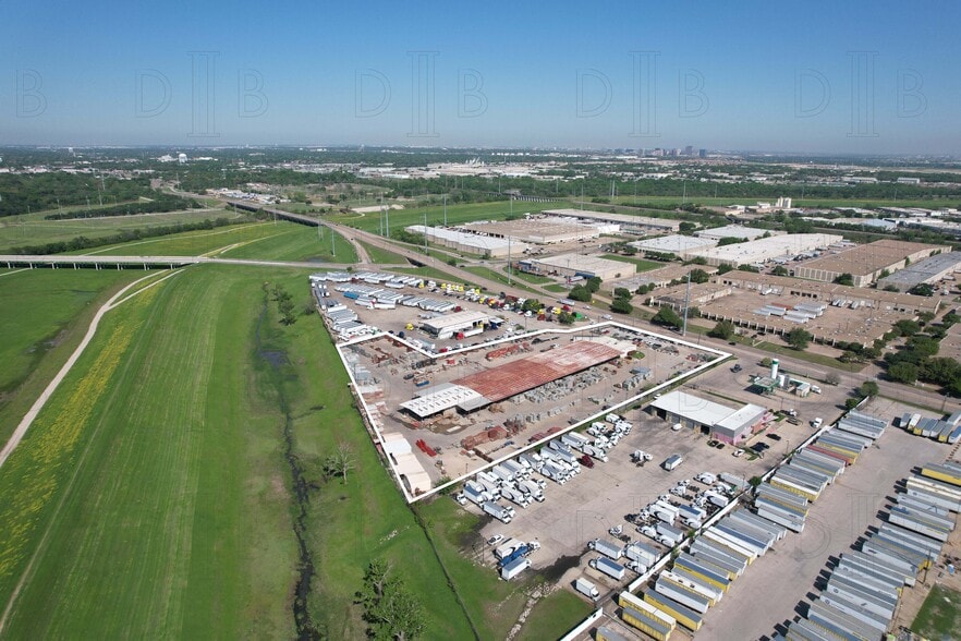 4700 Irving Blvd, Dallas, TX for lease - Aerial - Image 3 of 3