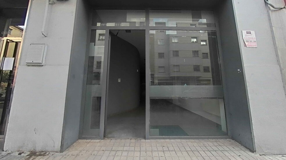 Calle del Padre Calatayud, Pamplona, Navarre for sale - Building Photo - Image 1 of 41
