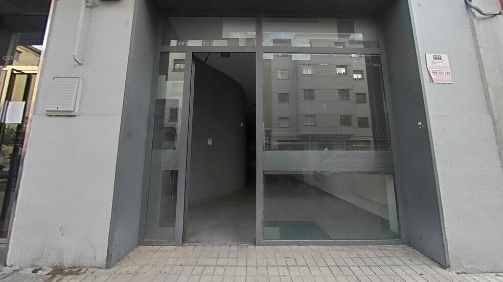 Retail in Pamplona for sale - Building Photo - Image 1 of 41