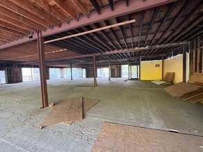638-706 Silver Spur Rd, Rolling Hills Estates, CA for lease Building Photo- Image 2 of 3